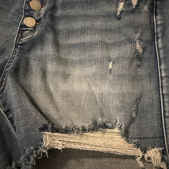 Judy Blue Distressed Button fly Jean Shorts EUC - Picture 10 of 11